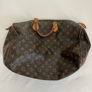 Authentic Louis Vuitton speedy 35. Great used condition